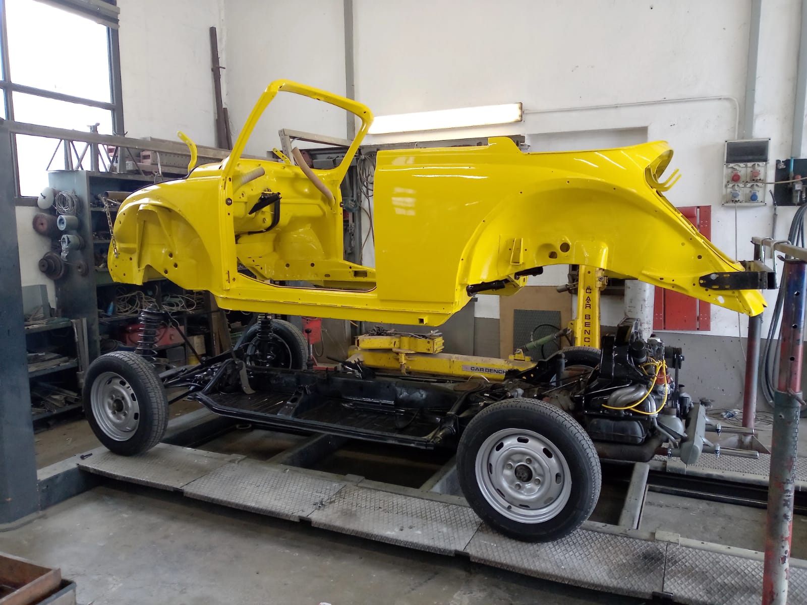 restauro volkswagen maggiolino